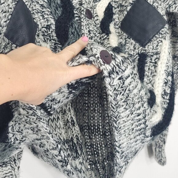 Gioni Designs Vintage Black White V-Neck Cable Knit Cardigan Grandpa Grandma 80s - Picture 6 of 12